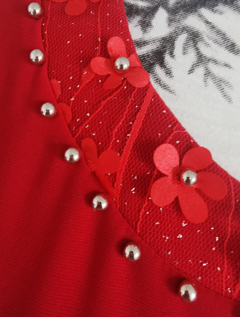 Miss Rose Shirt Gr. M in rot Perlen Blumen  durchsichtige Ärmel Neu mit Etikett