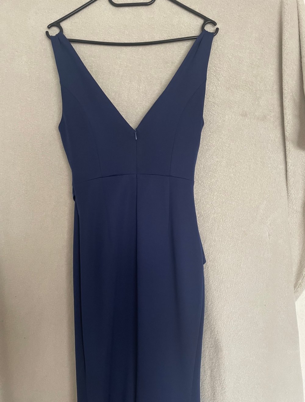 Dunkelblaues Abschlusskleid