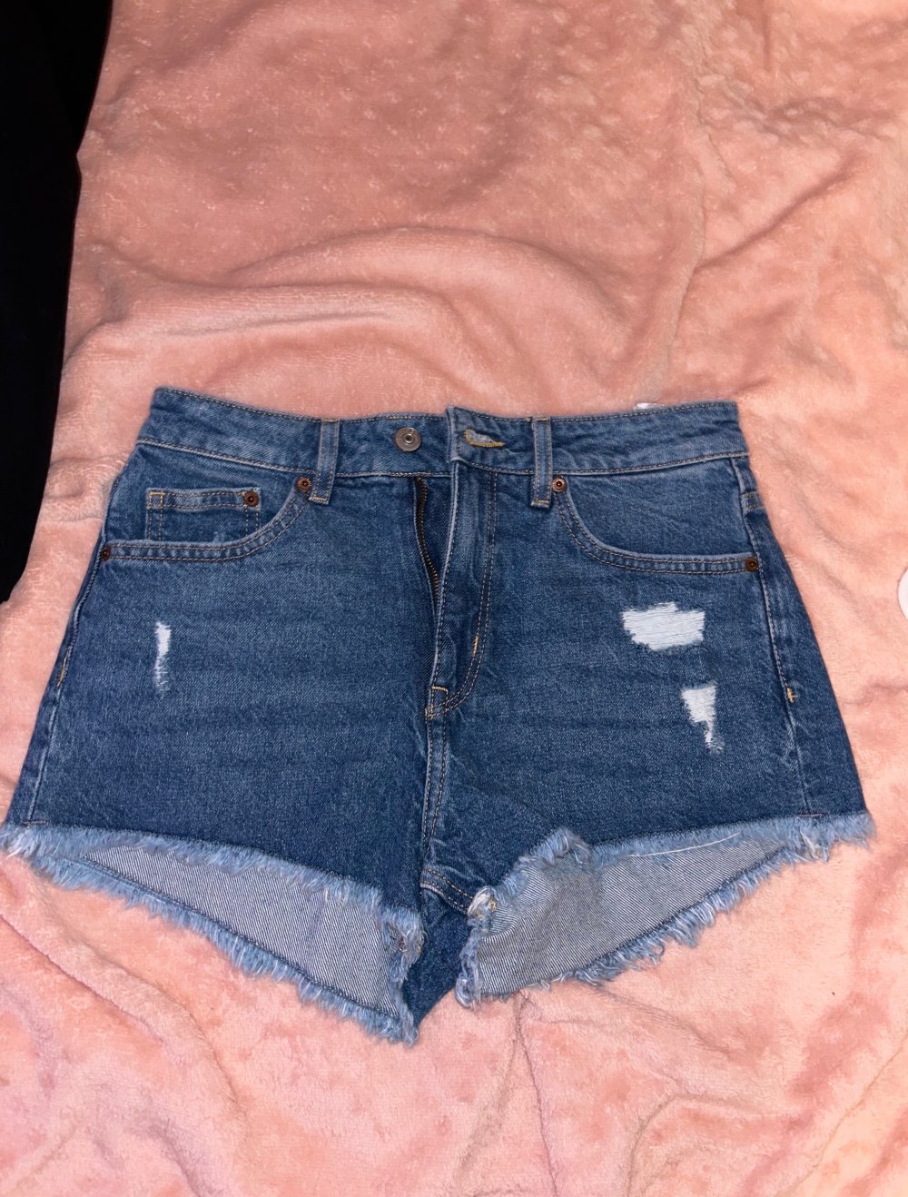 kurze Jeans Hose