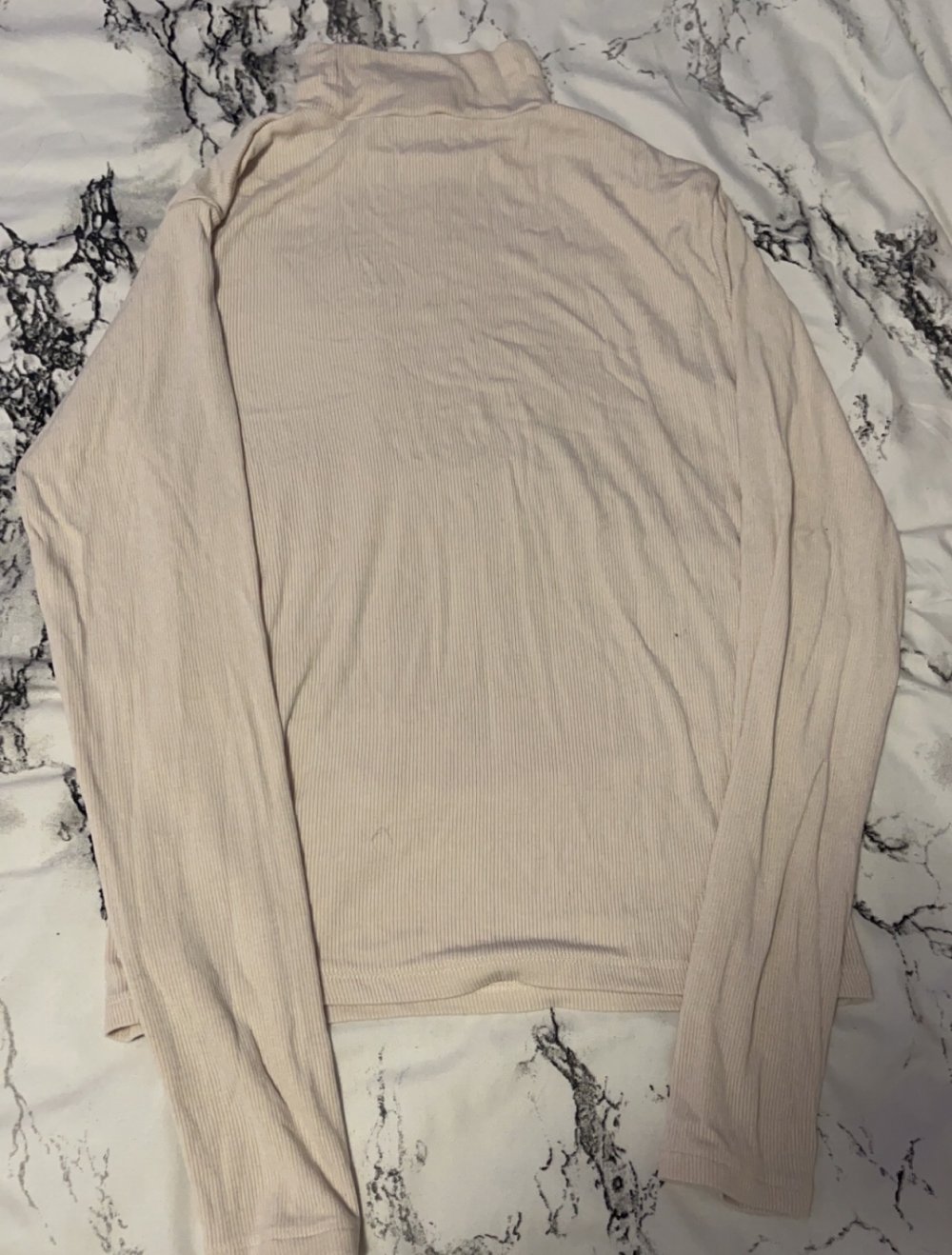 2 beige langarm oberteile mit stehkragen