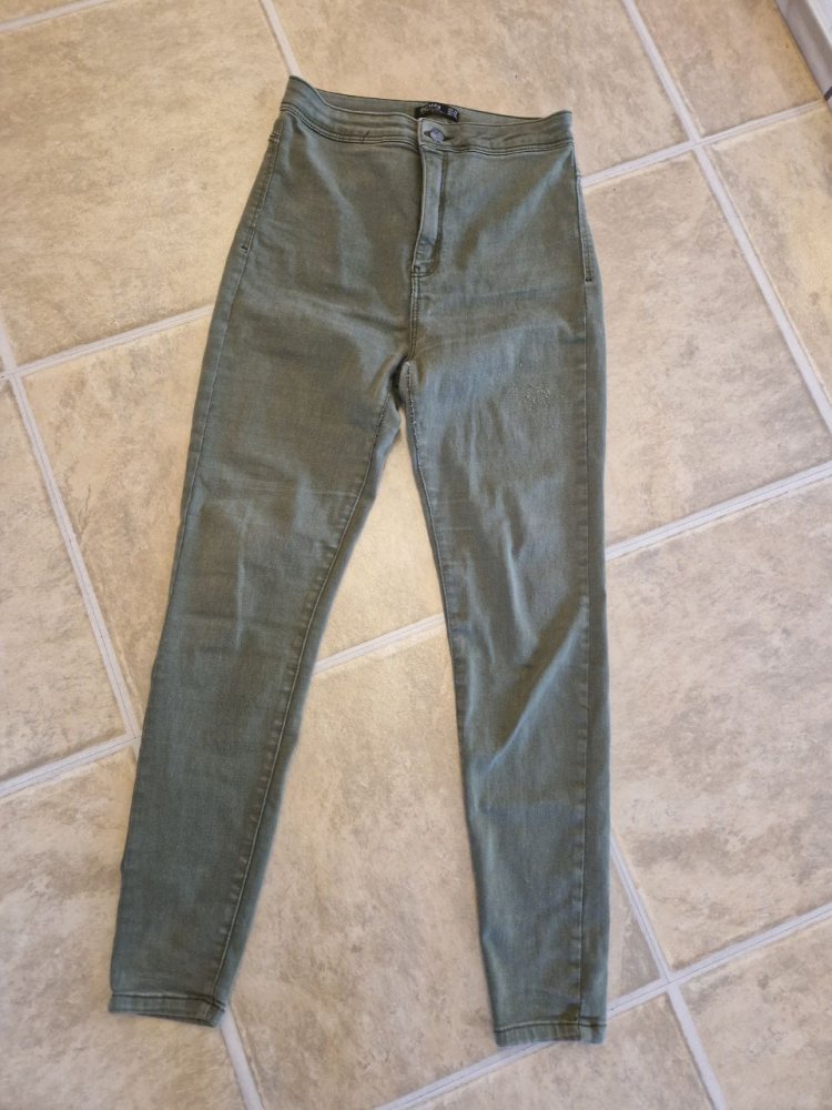 Bershka. Stylische Hose, Jeans.   Hohe Taille.  Größe 38. 