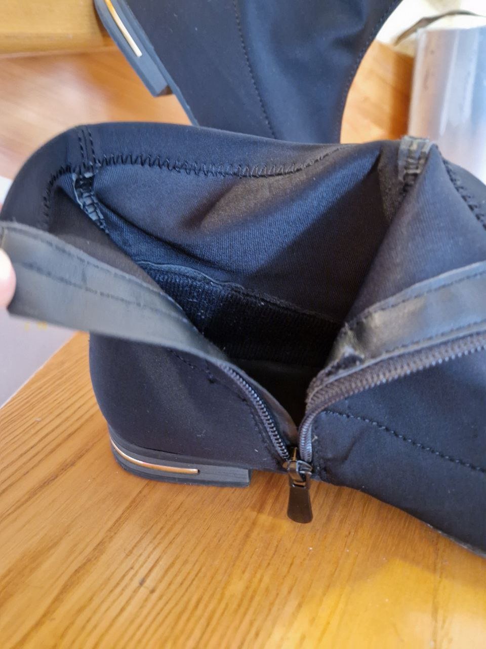 Klassische schwarze Stiefeletten.  Größe 39. 