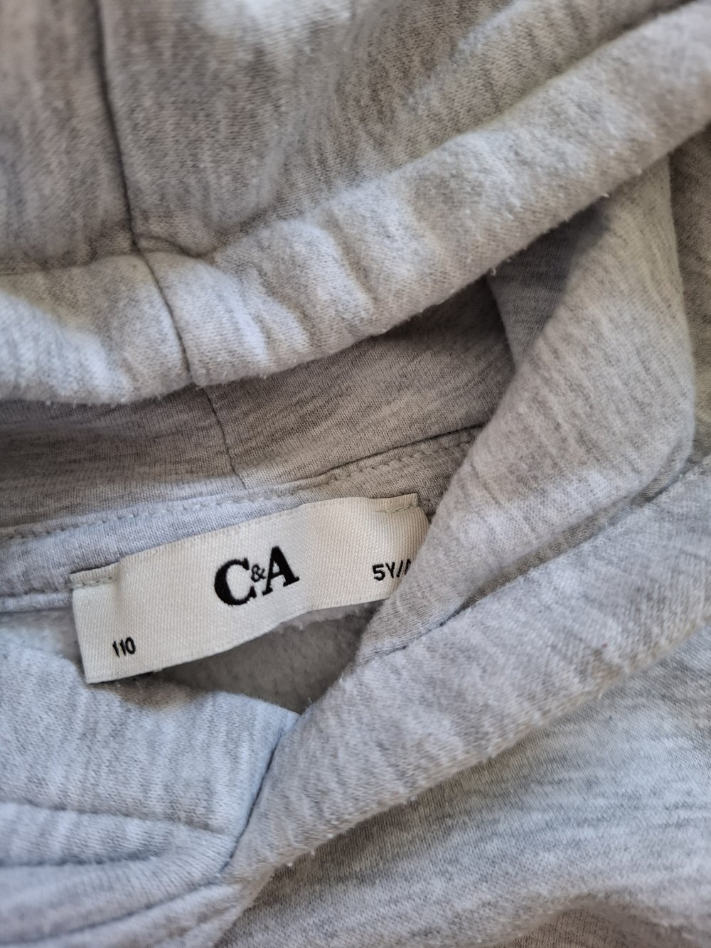 Sweatpulli / Hoodie / Kapuzenpullover
