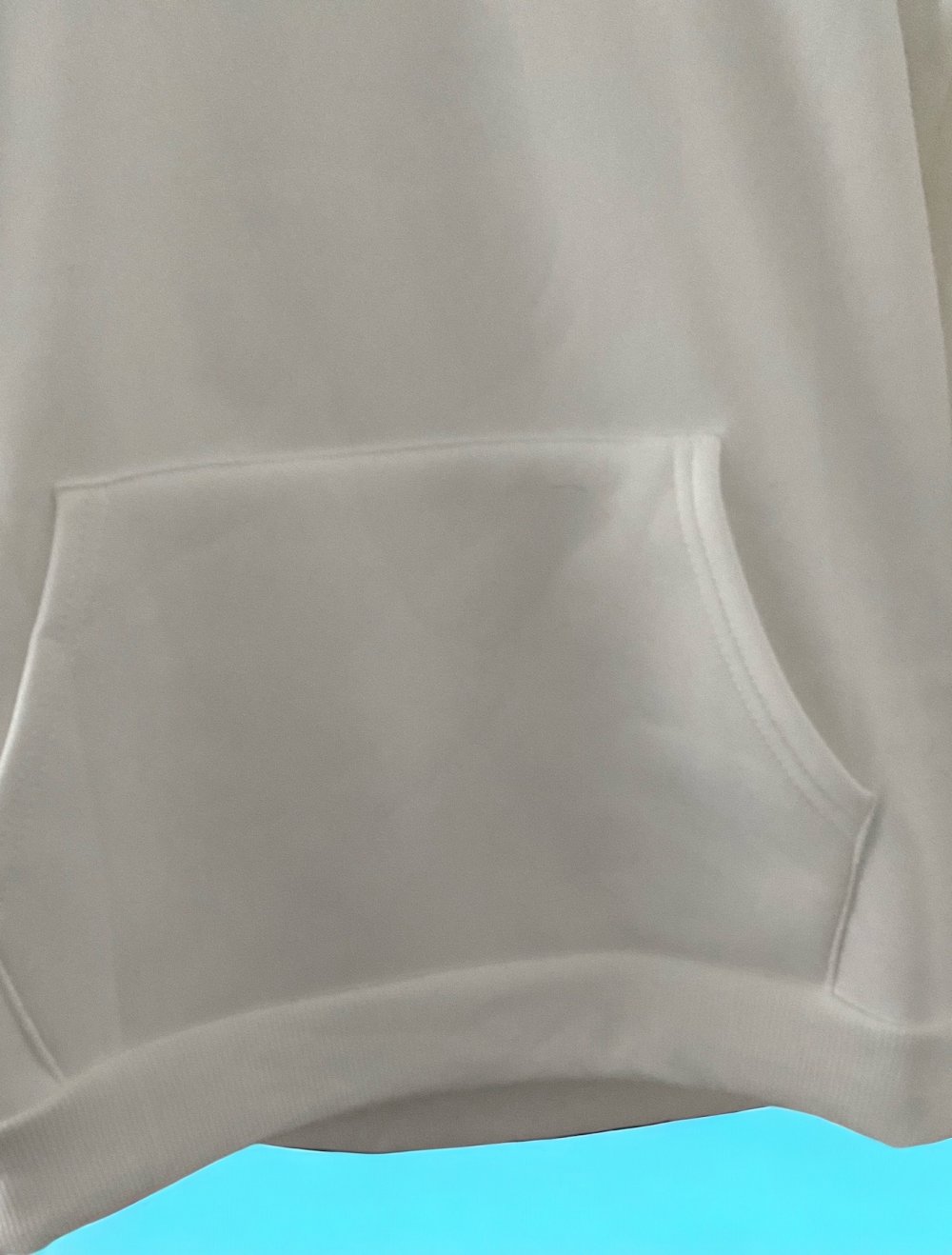 Weißes Sweatshirt
