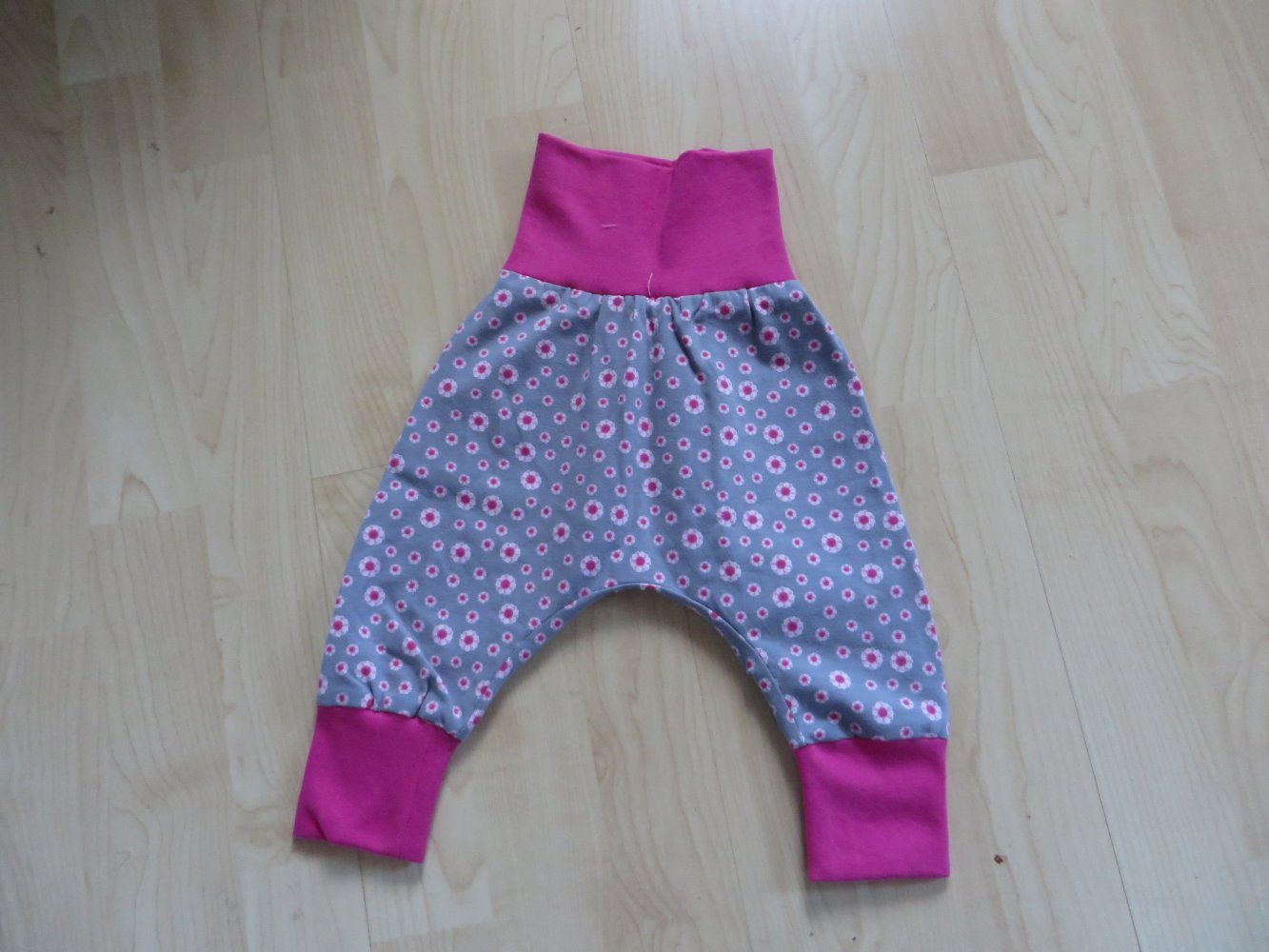 Mitwachshose gr 62-68 neu