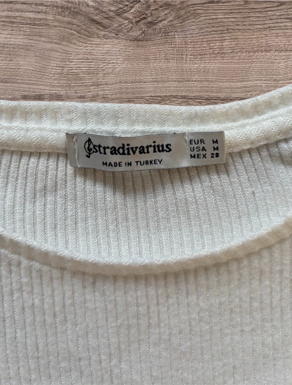 Weißer gerippter Langarm-Pullover – Größe M