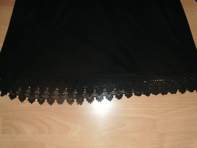 Langarmshirt von Rainbow, schwarz mit Spitze, Gr. 44/46
