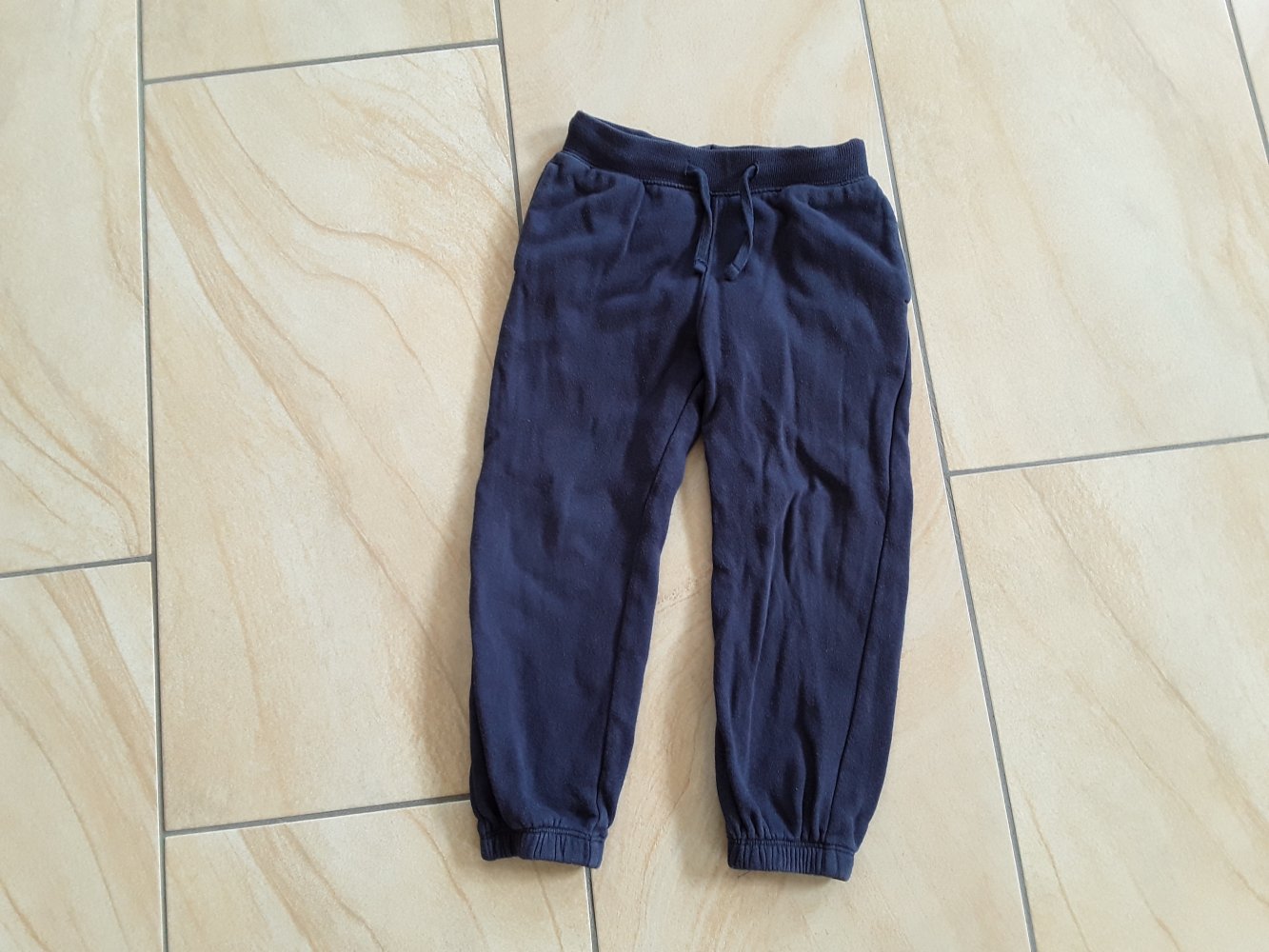 dunkelblaue Jogginghose in Gr. 98/104