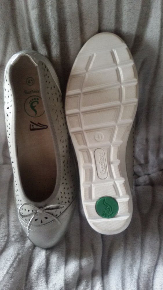 Schuhe silberfarben Größe 41