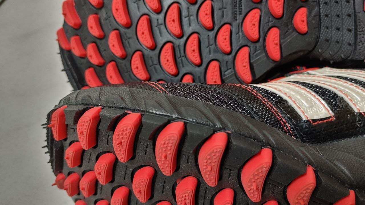 Adidas Kanadia NEU
