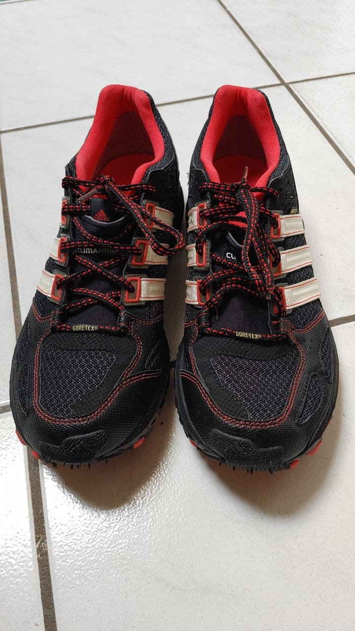 Adidas Kanadia NEU