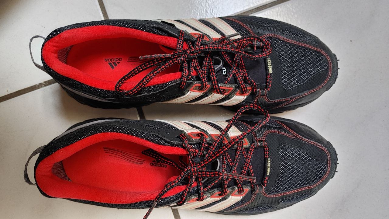 Adidas Kanadia NEU