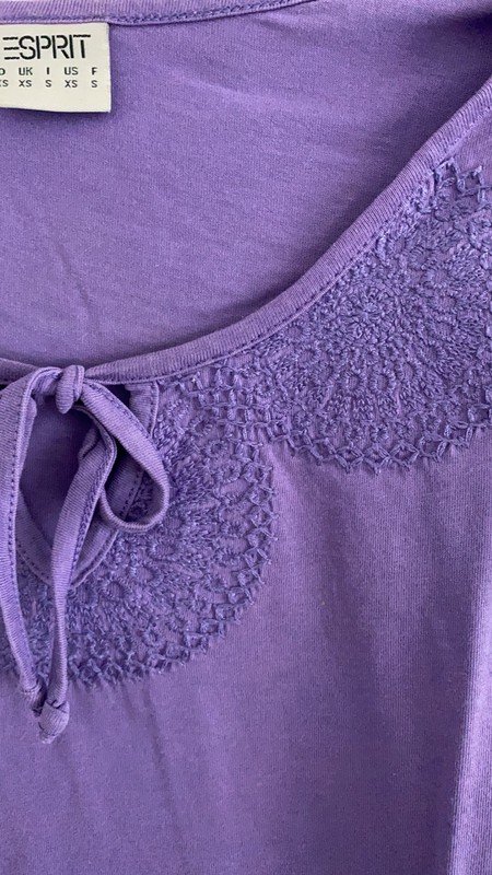 Flieder farbenes Esprit Tshirt Gr. 36 S
