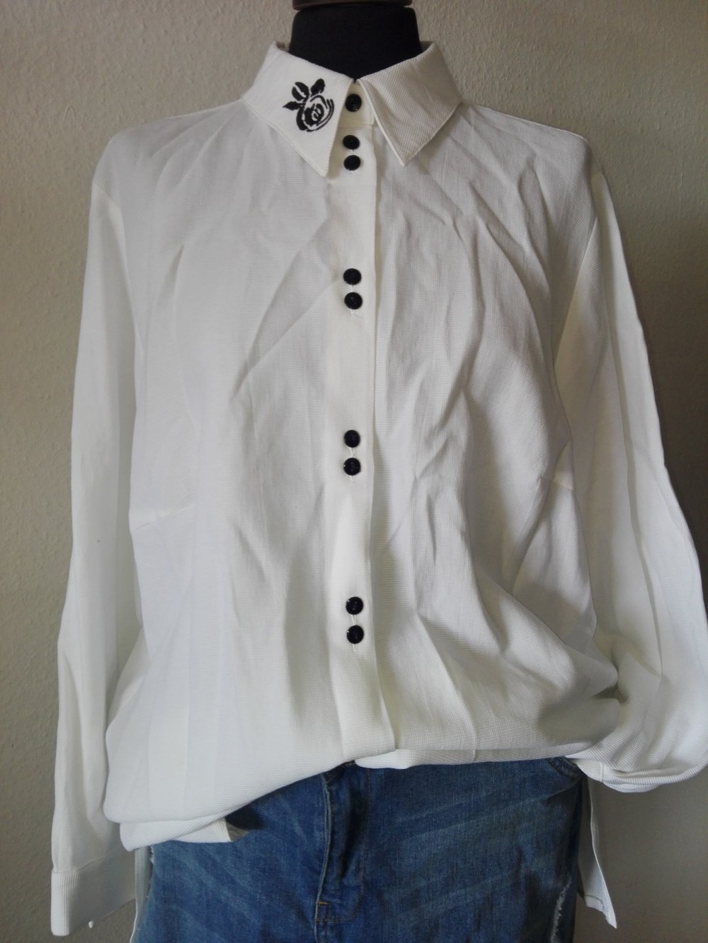 Bluse Hemd Gr.48 Weiß schwarze Rose+Knöpfe