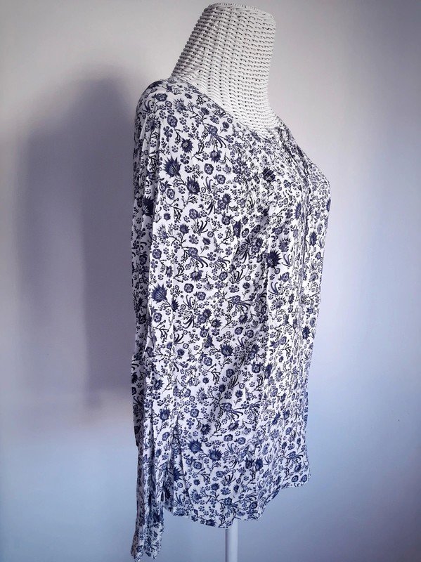 Weißes Multiblu Langarmshirt | Gr. 38 | Blusenshirt | Floralprint | Muster
