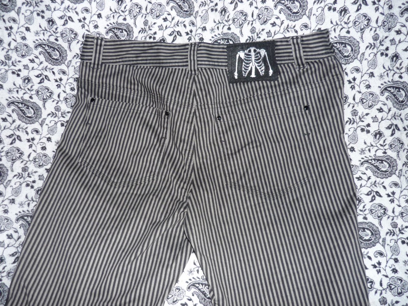 7/8 Hose schwarz grau gestreift Gothic Batcave Punk Gr. ca. 38