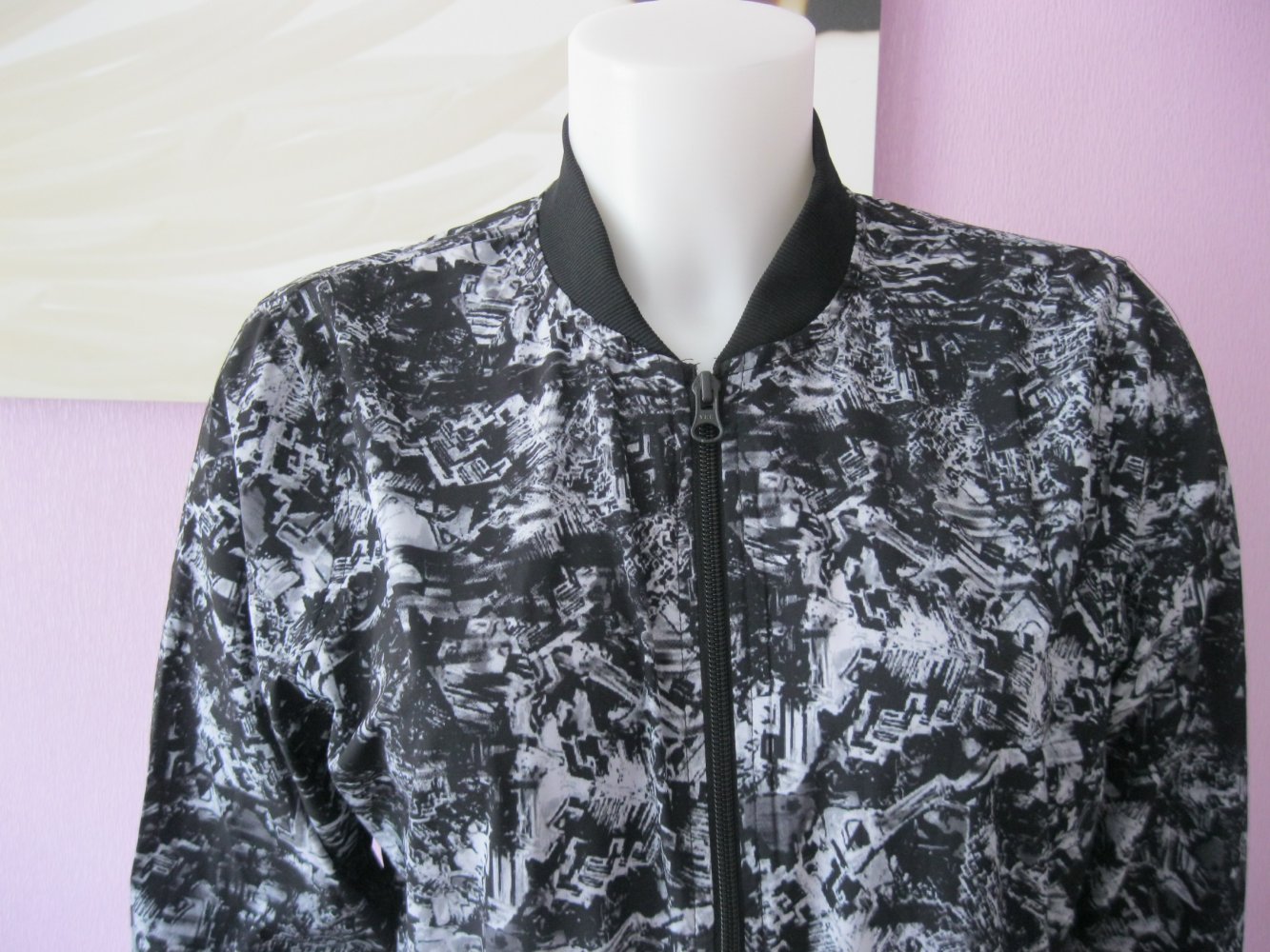 NEU # Crivit # leichte Jacke # Schwarz/Weiß gemustert # 40/42