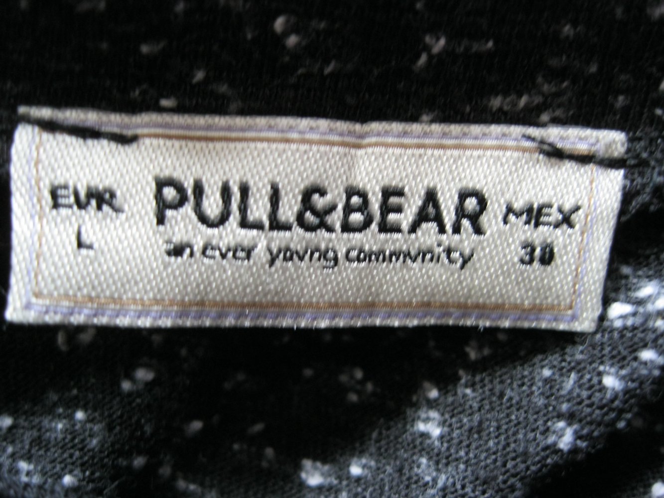 T-Shirt # Pull&Bear # Schwarz meliert # Nieten # L