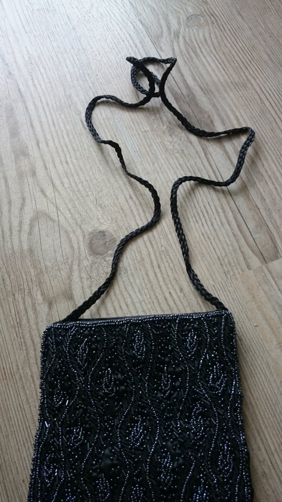 Neu! Perlenbestickte Tasche mit Magnetverschluss