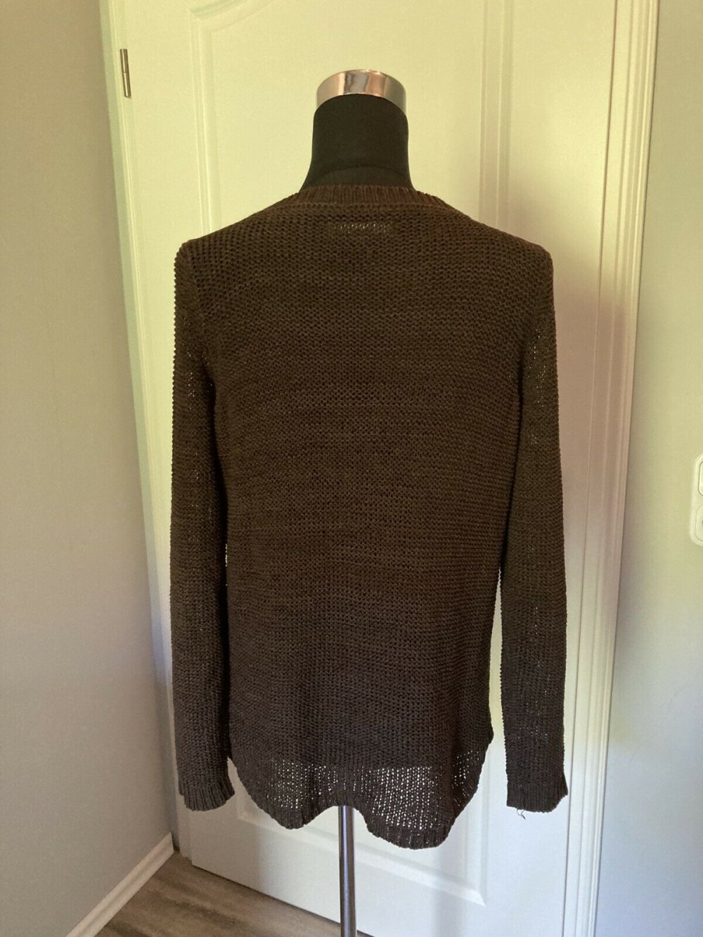 Brauner Strickpulli