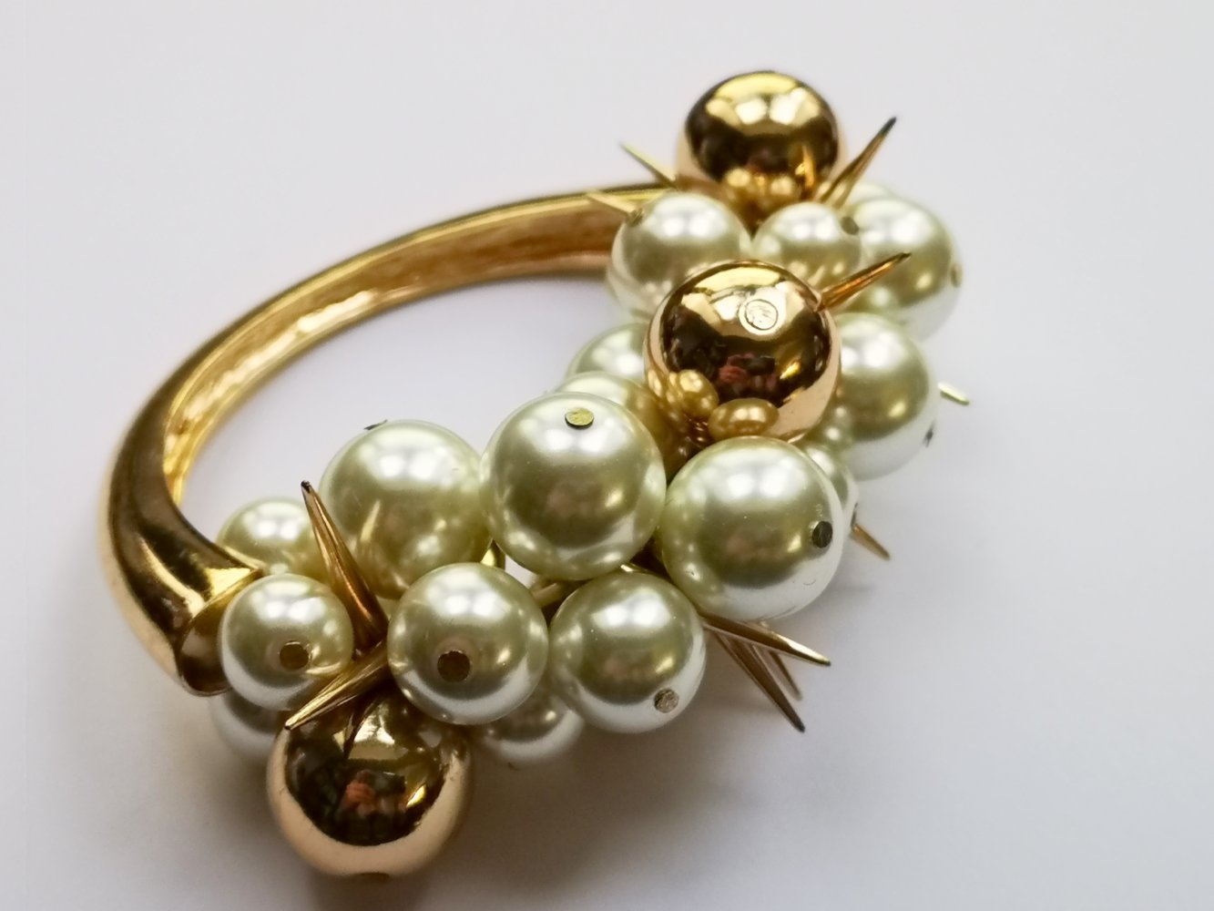 Perlenarmband gold/ weiß