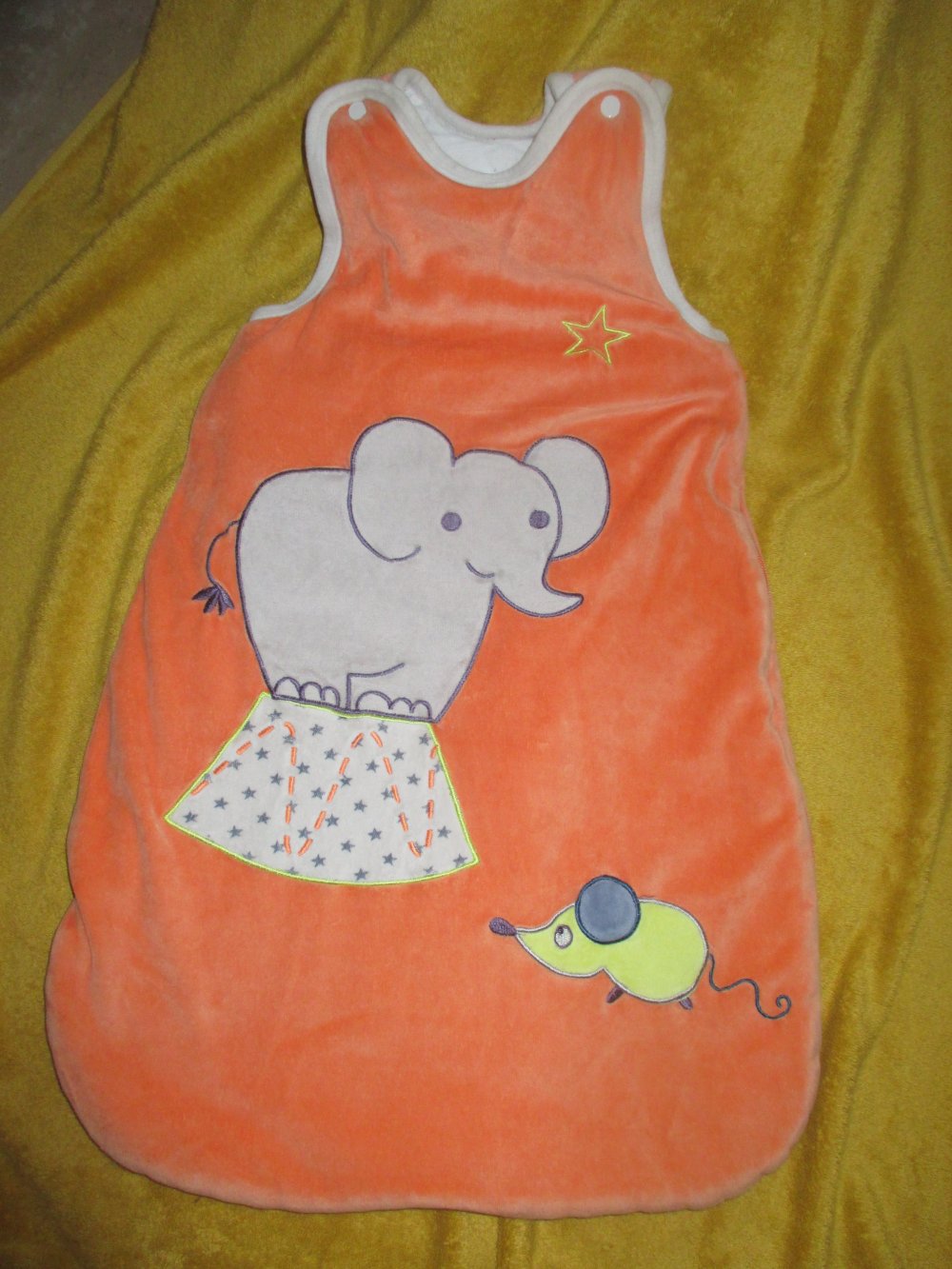 NEU mit Etikett * Baby * BOY oder auch GIRL * Applikation * Elefant * Maus * Stickerei * Nicki * Samt * Winter * Schlafsack 