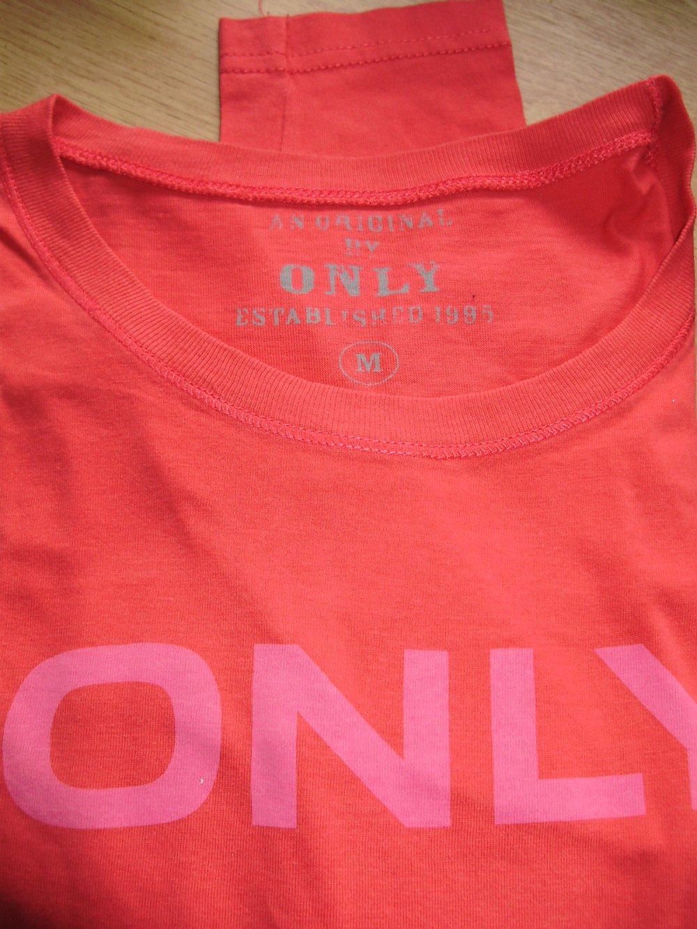 Only Langarm Shirt rot Labelprint M