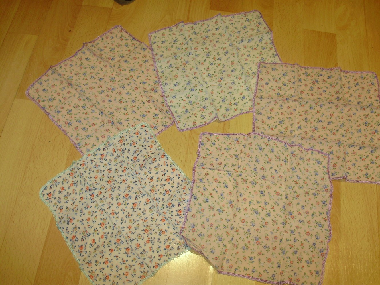 Taschentuch Set Vintage 5 x ganz zart mille fleur + Häkelborte