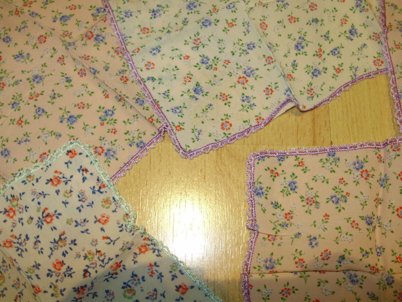 Taschentuch Set Vintage 5 x ganz zart mille fleur + Häkelborte