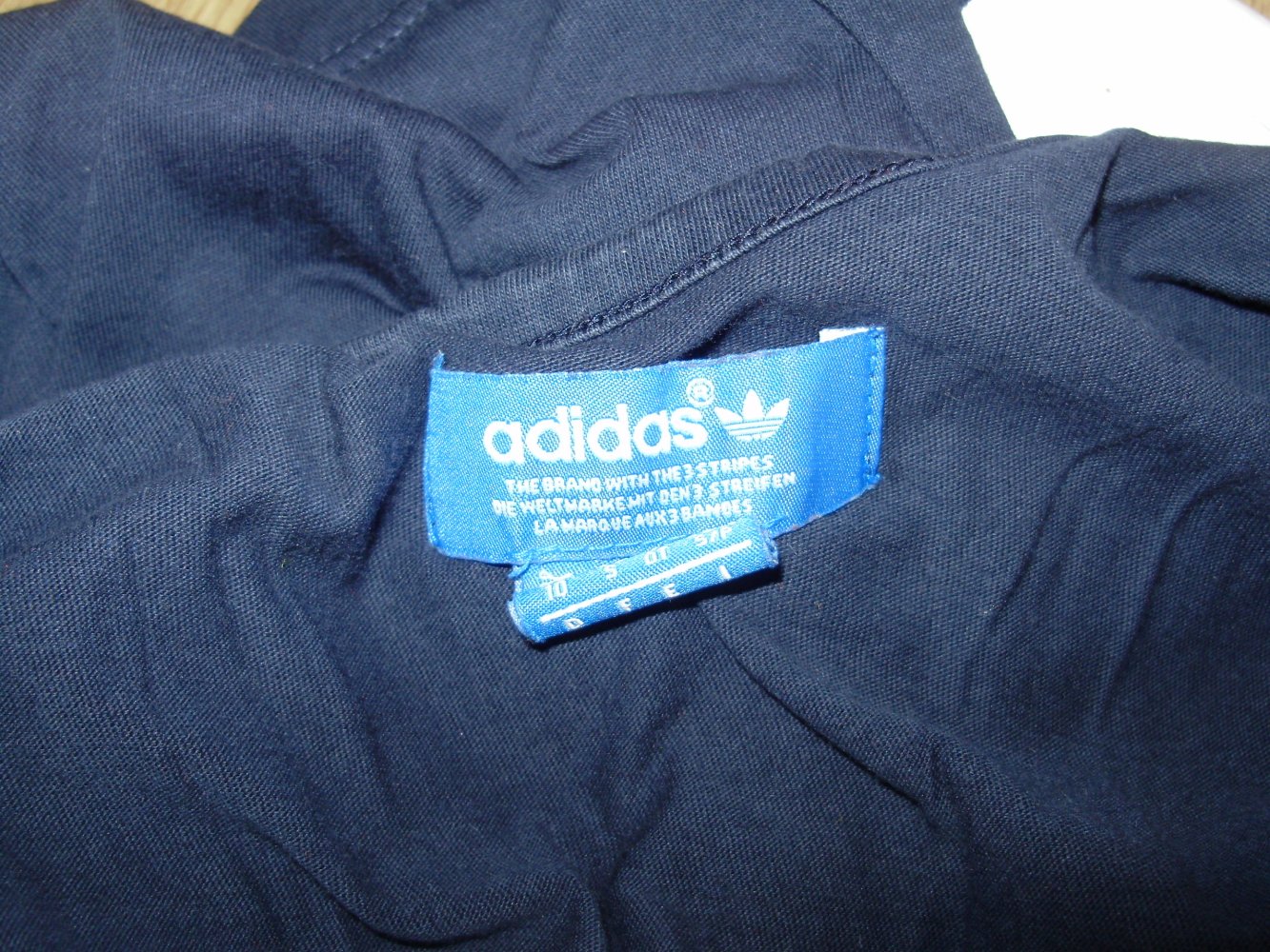 adidas Shirt dunkelblau Labelprint vorne pinkfarbenes Band hinten S