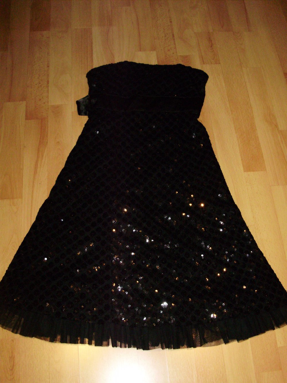 Kleid schwarz festlich Silvester Weihnachten Pailletten trägerlos S passend