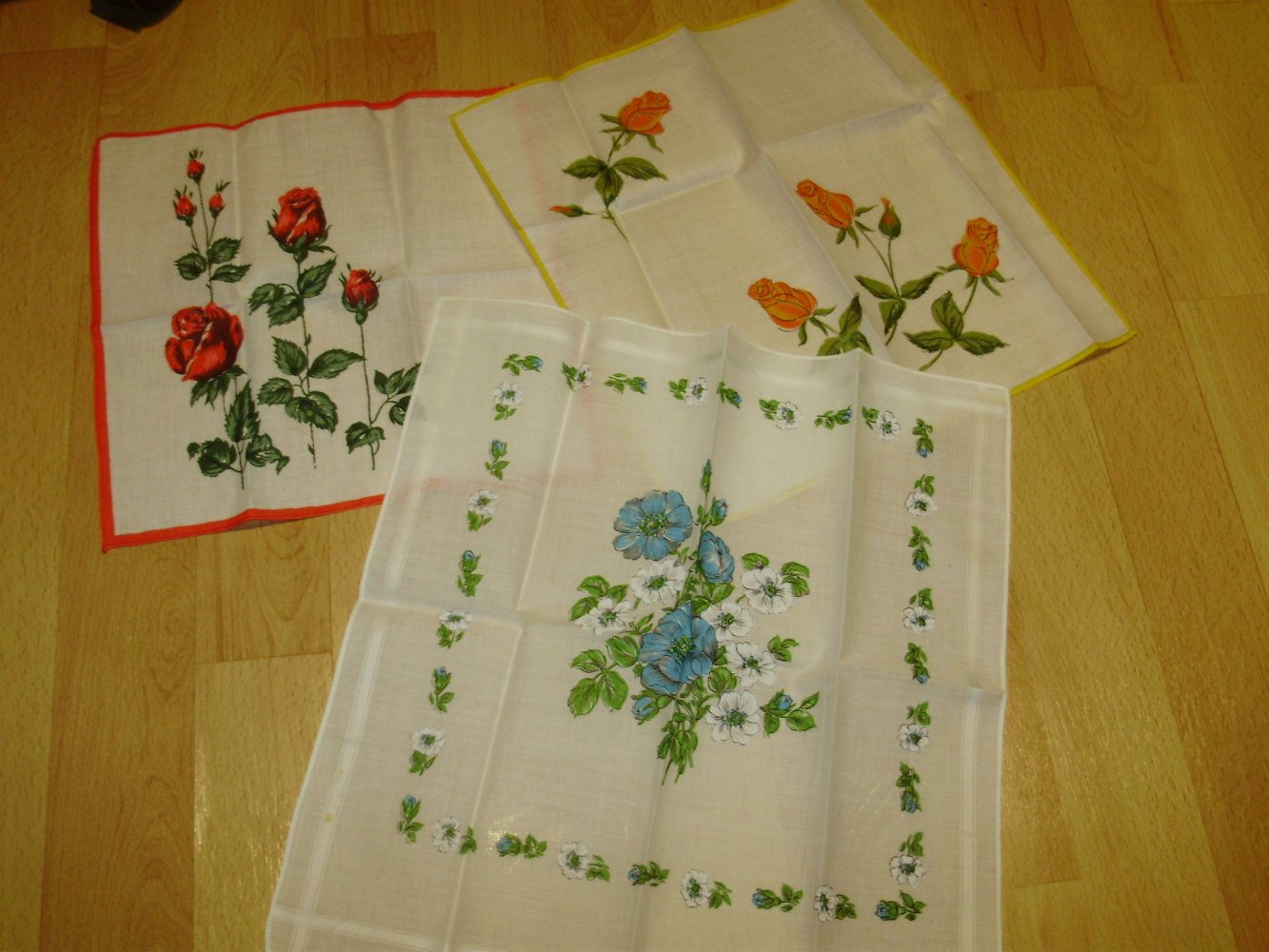 Taschentuch Set Vintage 3 x Rosen bedruckt NEU