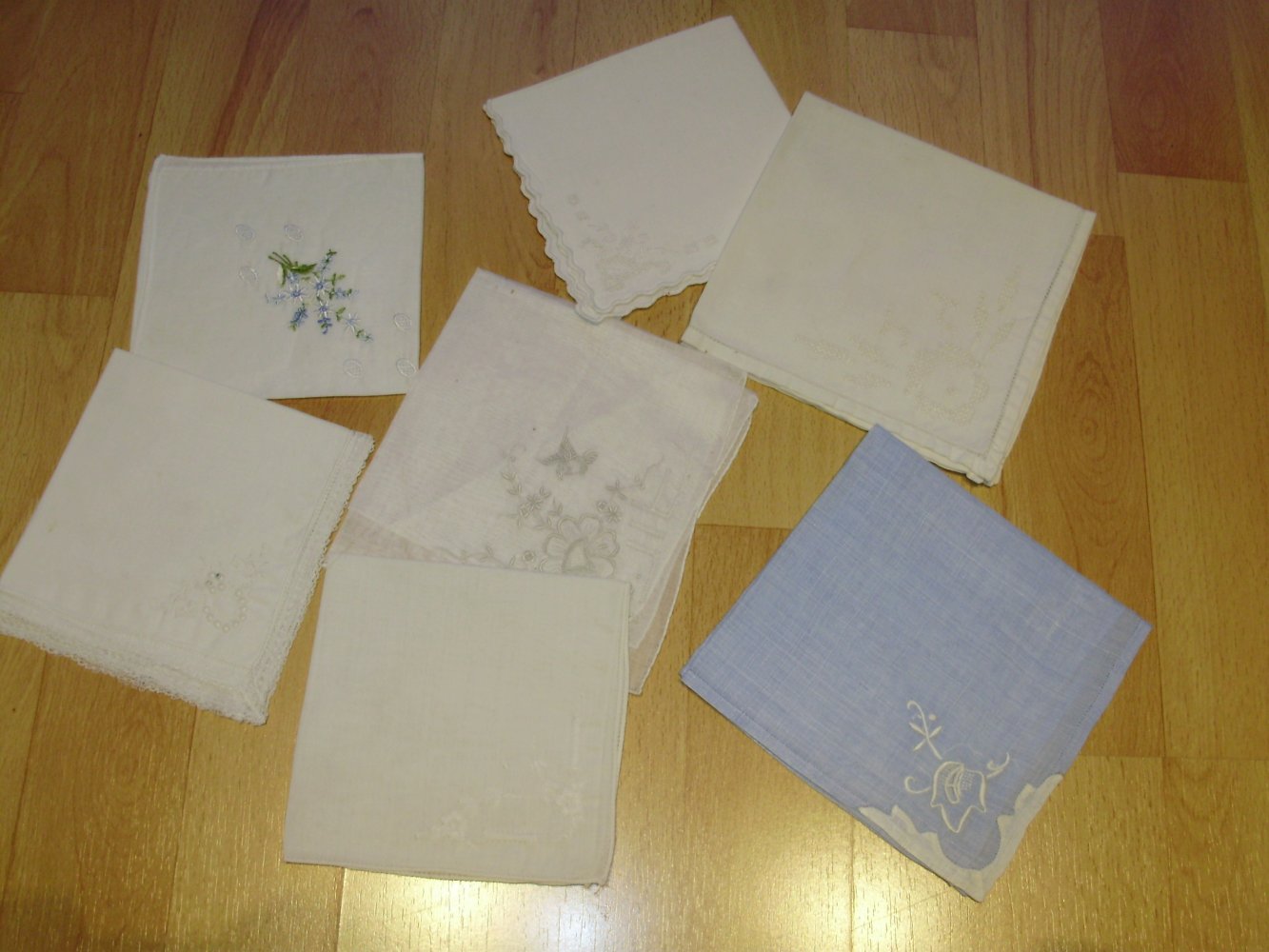 Taschentuch Deckchen Set 7 bestickte Tücher blau weiß Vintage