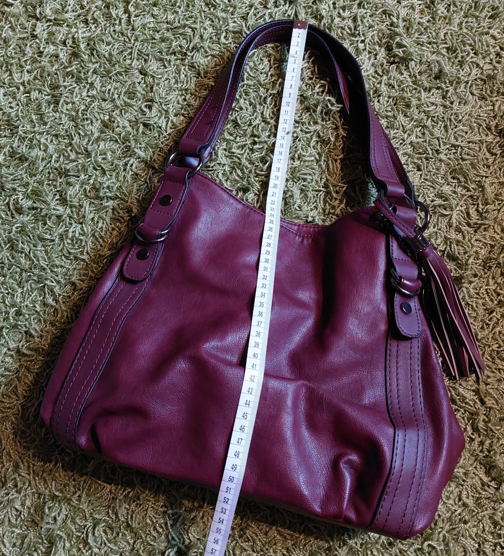 Weinrote Handtasche 