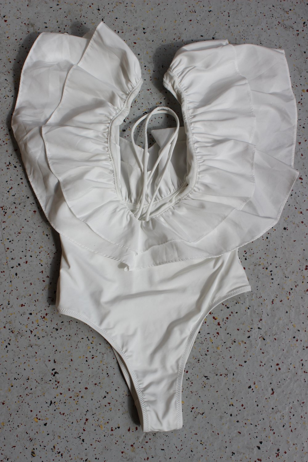 Neu! Zara Badeanzug XXL-Volants Gr. M 38 weiß