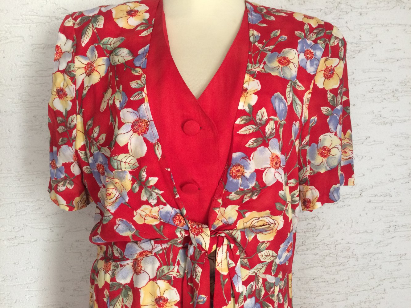 EXKLUSIVES SOMMERKLEID MIDIKLEID GR. 38